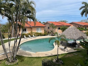 Pool - Charming 1 Bedroom Haven Steps Away from Langosta Beach (Playa Langosta)