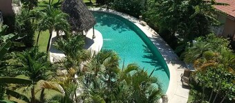 Charming 1 Bedroom Haven Steps Away from Langosta Beach