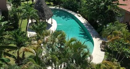 Charming 1 Bedroom Haven Steps Away from Langosta Beach