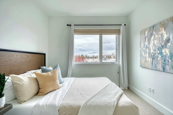2 habitaciones, tabla de planchar con plancha, cuna de viaje y wifi