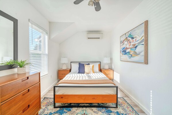 3 chambres, fer et planche à repasser, lit de bébé portatif, Wi-Fi