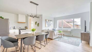 Téléviseur, bureau