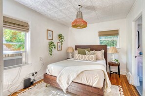 2 dormitorios, tabla de planchar con plancha, cuna de viaje y wifi