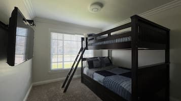Ferienhaus, Mehrere Betten, Poolzugang, Poolblick (Destination #23) | 4 Schlafzimmer, individuell dekoriert, individuell eingerichtet