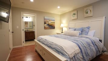 5 bedrooms, individually decorated, individually furnished, bed sheets