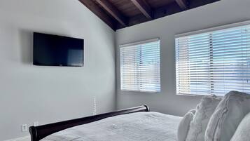 2 bedrooms, individually decorated, individually furnished, bed sheets