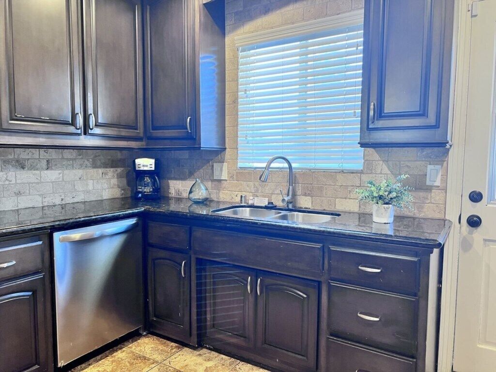 House, Multiple Beds, Pool Access, Pool View (Destination #12) | Private kitchen