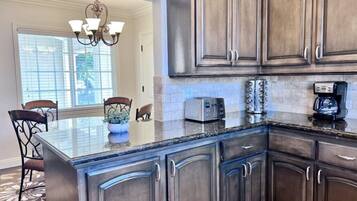 House, Multiple Beds, Pool Access, Pool View (Destination #12) | Private kitchen