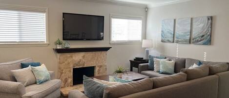 House, Multiple Beds, Pool Access, Pool View (Destination #12) | Living area