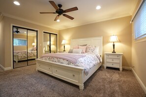 House, Multiple Beds, Pool Access, Pool View (Destination #03) - Incredible Estate 5 Bedrooms 3 Bathroom W/resort Style Rock Pool & Jacuzzi (Fullerton)