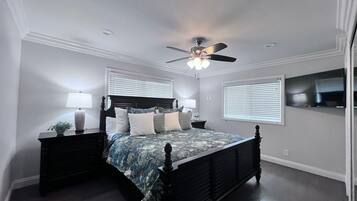 House, Multiple Beds, Pool Access, Pool View (Destination #33) | 6 bedrooms, individually decorated, individually furnished, bed sheets