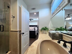 House, Multiple Beds, Pool Access, Pool View (Destination #33) | Bathroom - Fabulous 6 Bedroom , 4 Bath Pool W/jacuzzi Home (Orange)