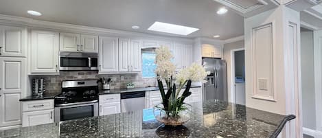 ハウス ベッド (複数台) プールアクセス プールビュー (Destination #33) | 専用キッチン | コーヒー / ティーメーカー、電気ポット