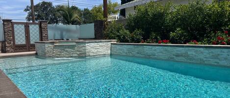 Piscine extérieure, piscine chauffée