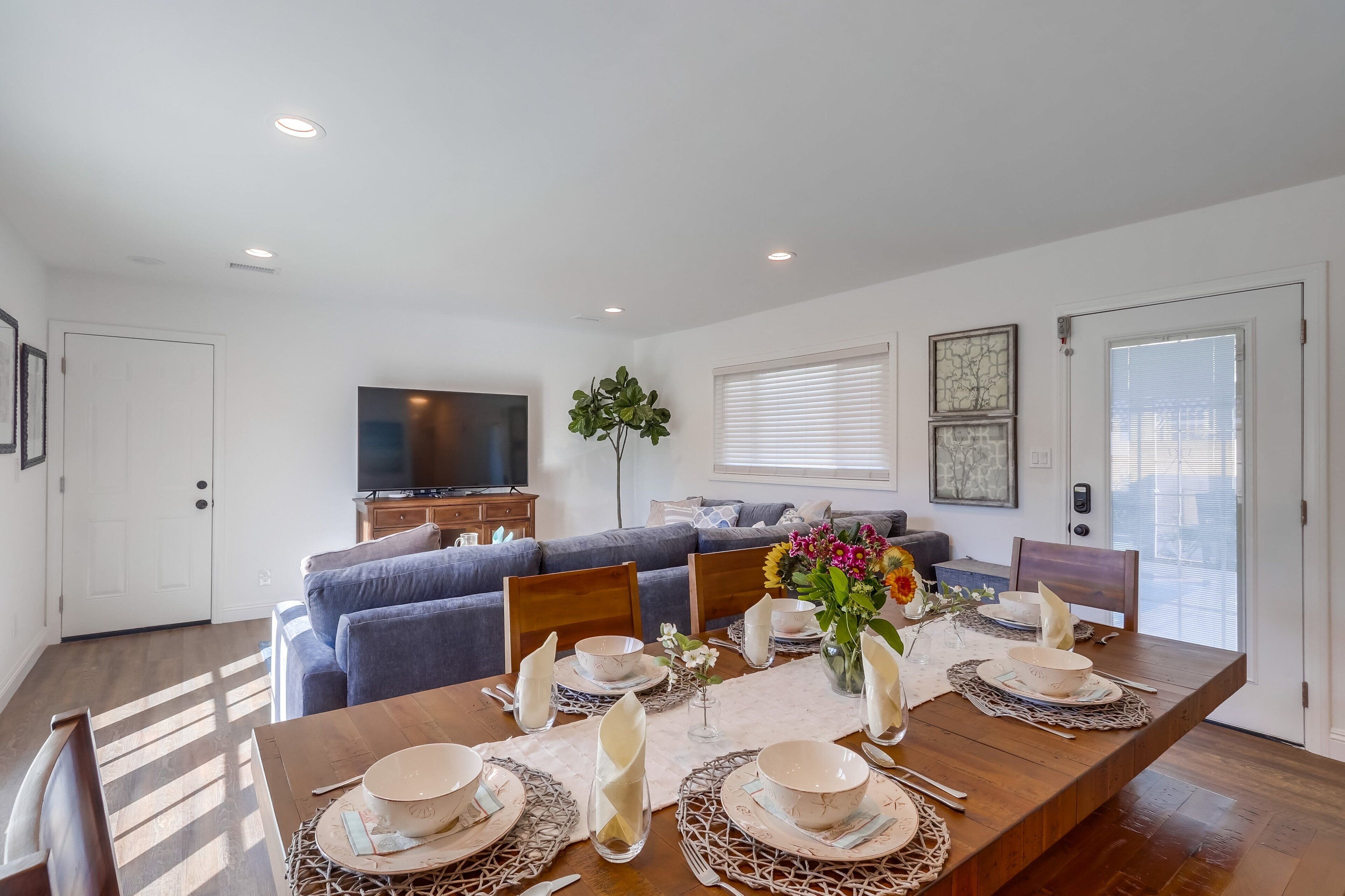 House, Multiple Beds, Pool Access, Pool View (Destination #46) | In-room dining