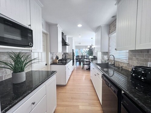 5 Bedroom 4 Bath Pool Home Near Disney