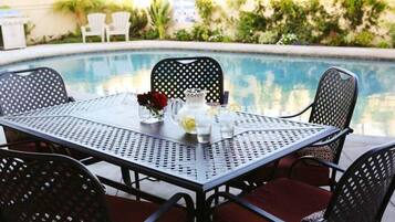 House, Multiple Beds, Pool Access, Pool View (Destination #25) | Outdoor dining