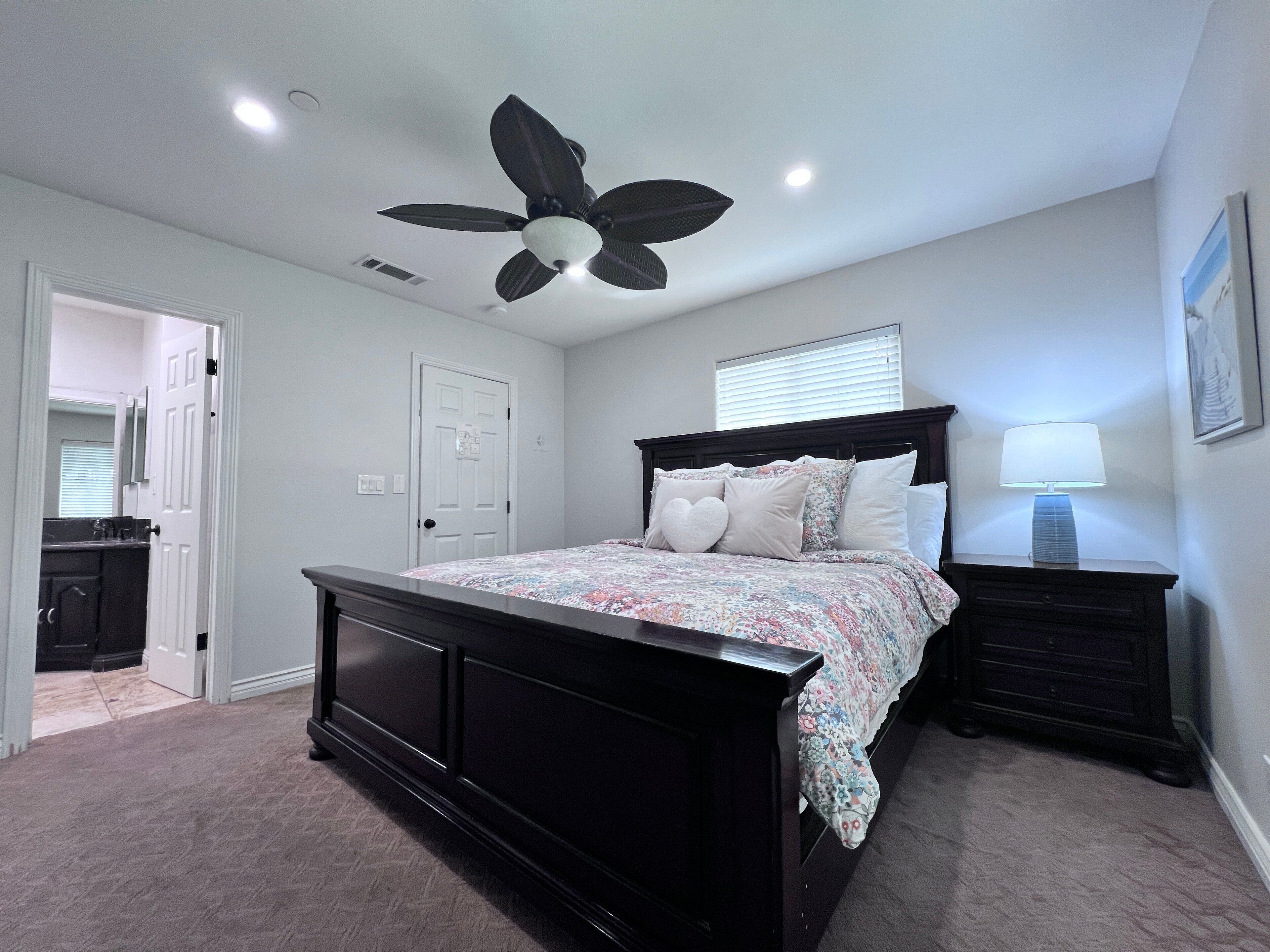 Nhà, nhiều giường, có thể sử dụng hồ bơi, quang cảnh hồ bơi (Destination #15) | 4 phòng ngủ, trang trí khác biệt 