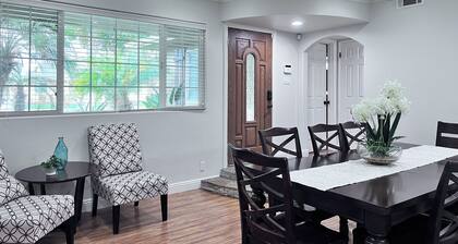 Lovely Anaheim Pool Home 1 Mile to Disney