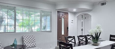 House, Multiple Beds, Pool Access, Pool View (Destination #15) | Dining