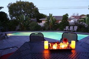 Outdoor pool, a heated pool - Lovely Anaheim Pool Home 1 Mile to Disney (Anaheim)