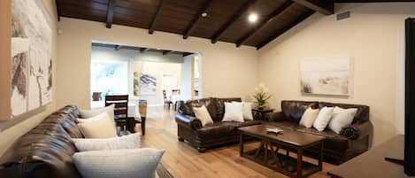 Casa, varias camas, acceso a la alberca, vista a la alberca (Destination #21) | Interior