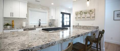 獨棟房屋, 多張床, 可使用泳池, 泳池景觀 ( Destination #47) | 私人廚房 | 咖啡機/沖茶器