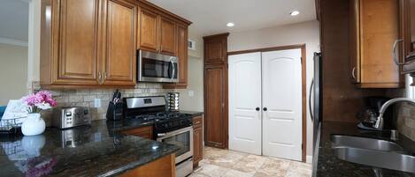 House, Multiple Beds, Patio, Garden View (Destination #19) | Private kitchen