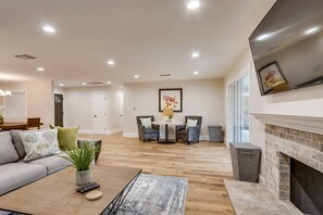 Living area - Destination #43 (Orange)