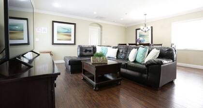 Classy 4 Bedroom 3 Bath Pool Home 3/4 Mile Walk To Disney