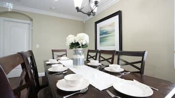 House, Berbilang Katil, Pool Access, Pool View (Destination #11) | Tempat makan