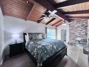 Hus - flere senge - adgang til pool - udsigt til pool (Destination #13) | 4 soveværelser, individuelt design, individuel indretning, sengetøj