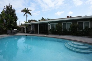 Piscine extérieure, piscine chauffée