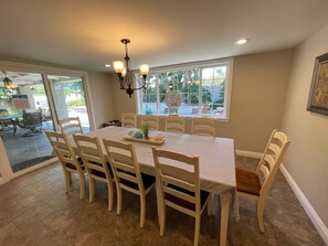 Ház, több ágy, hozzáférés a medencéhez, kilátással a medencére (Destination #10) | Étkezés a szobában