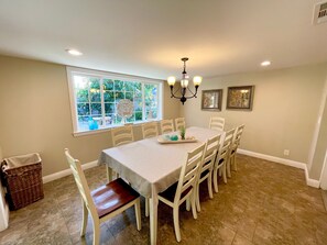 House, Multiple Beds, Pool Access, Pool View (Destination #10) | In-room dining - Destination #10 (Anaheim)