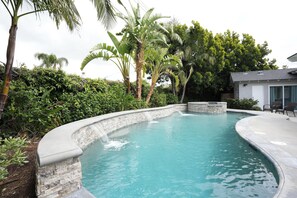 Piscine extérieure, piscine chauffée