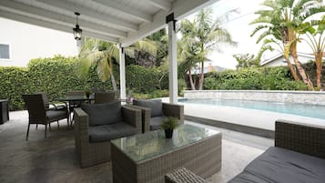 Hồ bơi ngoài trời, hồ bơi nước nóng