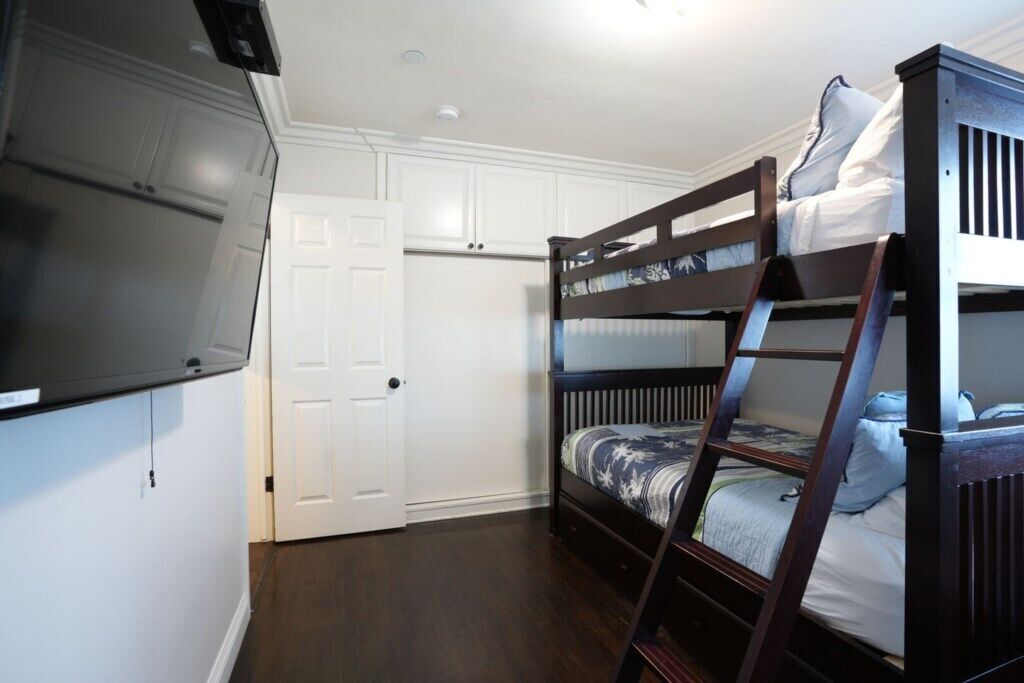 House, Multiple Beds, Pool Access, Pool View (Destination #22)