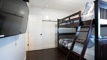 House, Multiple Beds, Pool Access, Pool View (Destination #22)