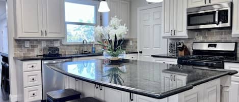 House, Multiple Beds, Pool Access, Pool View (Destination #22) | Private kitchen