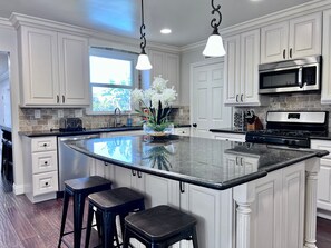House, Multiple Beds, Pool Access, Pool View (Destination #22) | Private kitchen