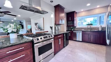 House, Multiple Beds, Patio, Garden View (Destination #36) | Private kitchen | Coffee/tea maker, electric kettle