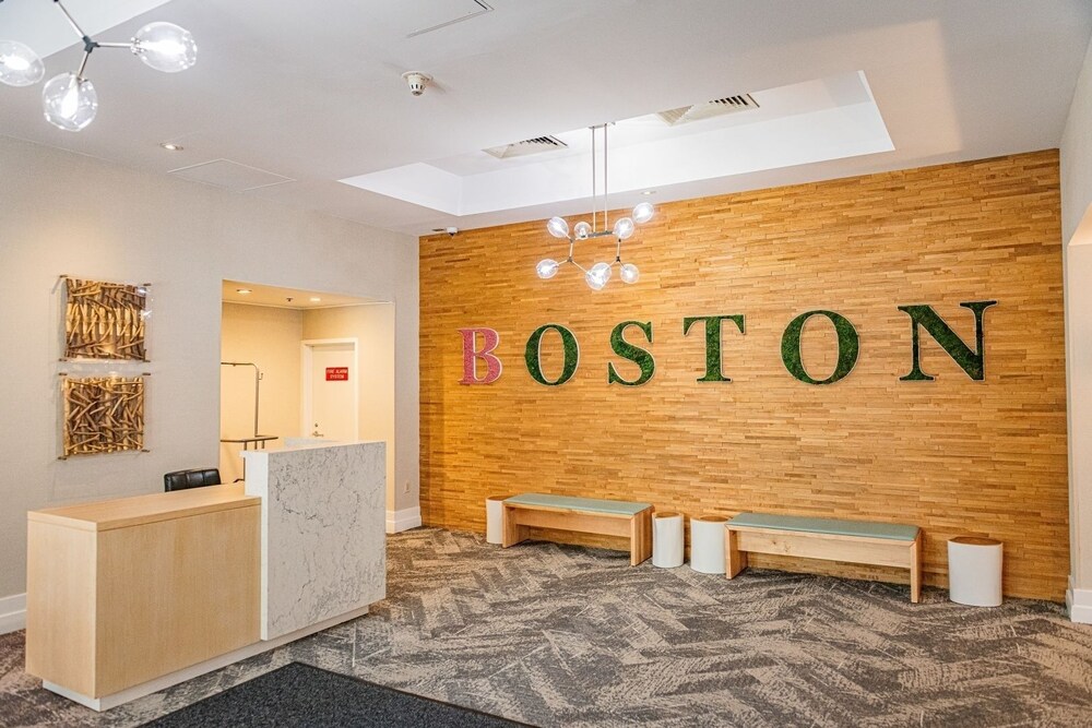 Spacious Suite with OnSite Dining in Medical Hub Near Harvard