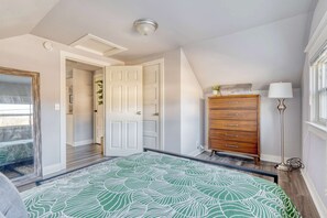 4 bedrooms, iron/ironing board, travel cot, WiFi