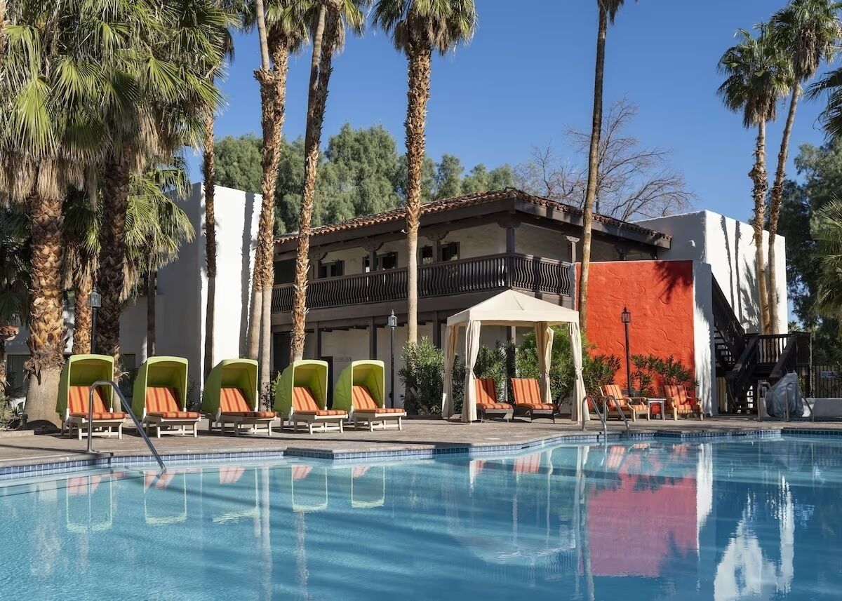 Spacious Poolside Room in Elegant Desert Resort! 5 Pools & Hot Tub Fun