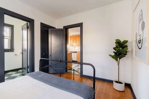 1 غرفة نوم ومكواة/لوح كي وسرير سفر وواي فاي