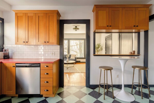 المنشأة من الداخل