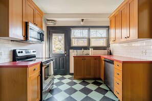 ماكينة لصنع القهوة/الشاي، مستلزمات طهي/أطباق/أوعية