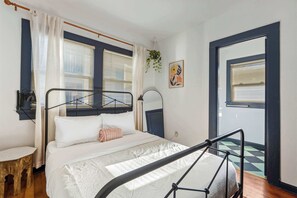 1 bedroom, iron/ironing board, travel cot, WiFi