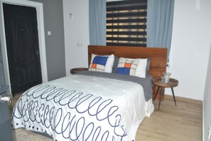 2 chambres, fer et planche à repasser, Wi-Fi gratuit, draps fournis